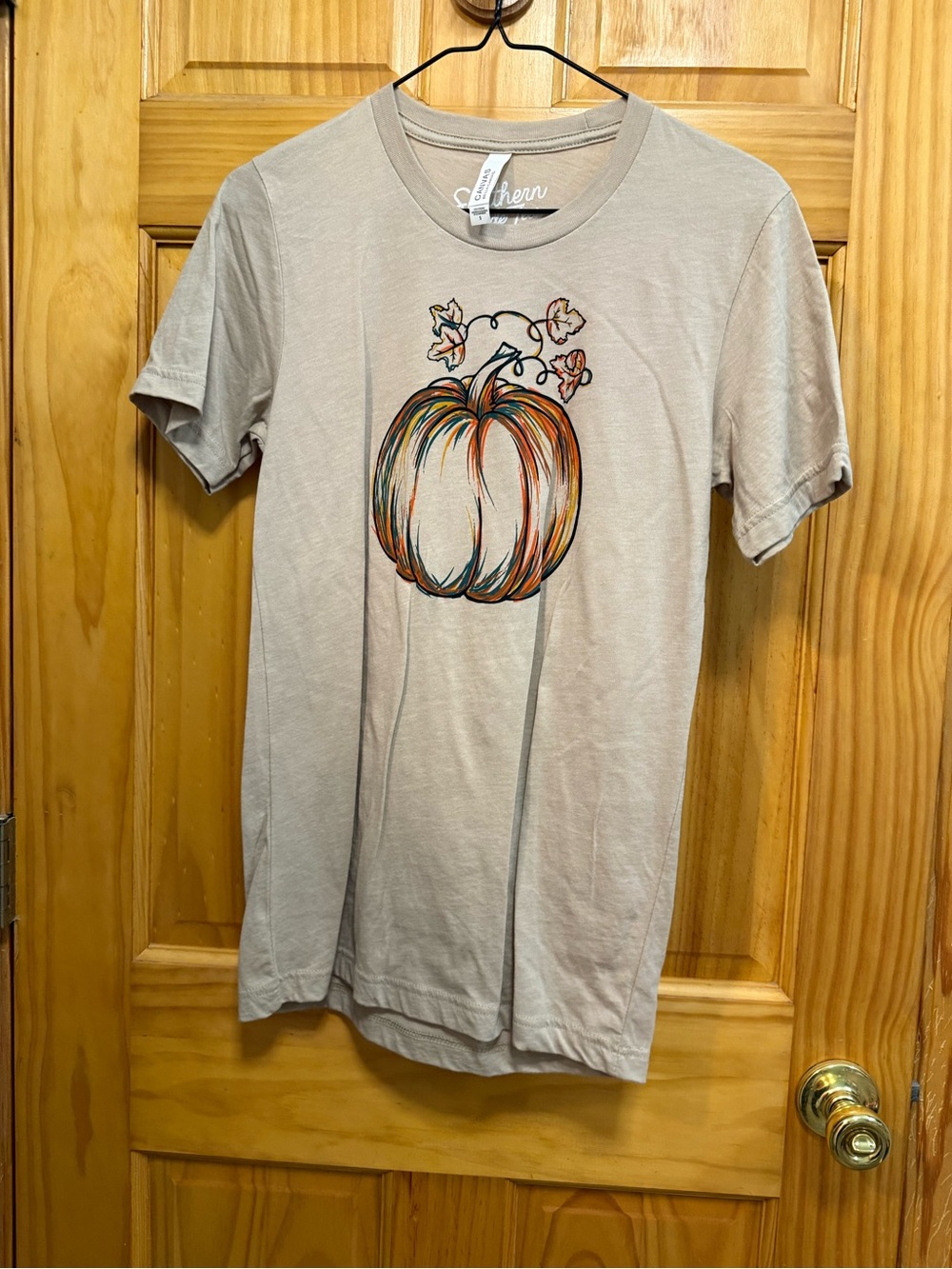 Canvas  Beige Pumpkin Graphic Tee - Soft Autumn Tee size S